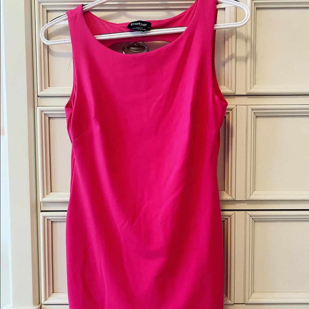 Bebe hot pink, dorm fitting dress